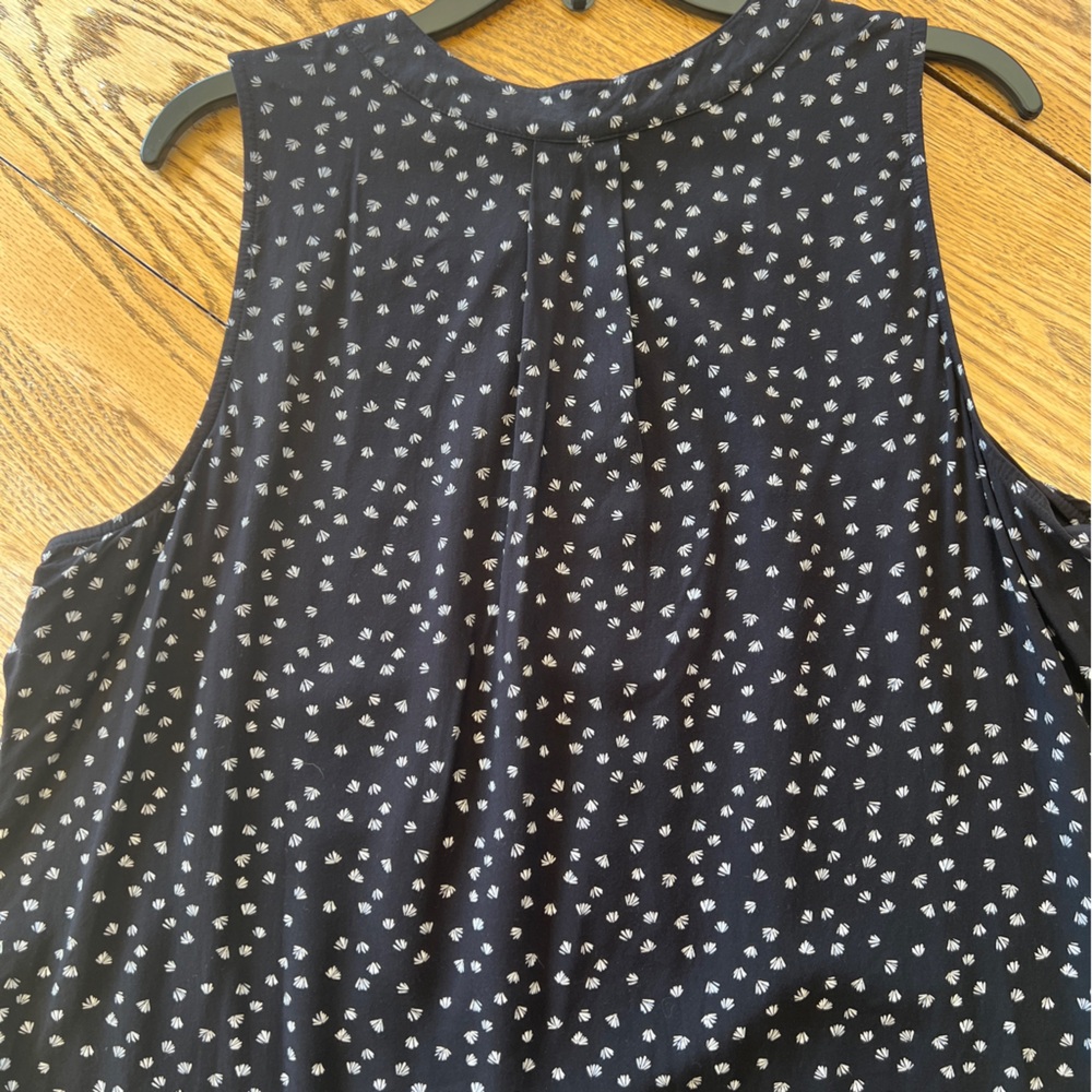 Croft & Barrow Black and White Sleeveless Blouse - Size Large - Picture 5 of 8